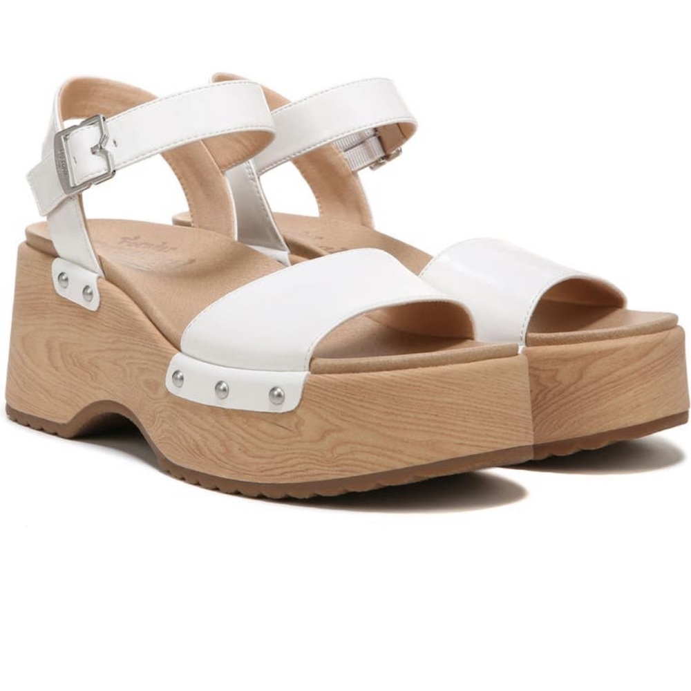 White flatforms